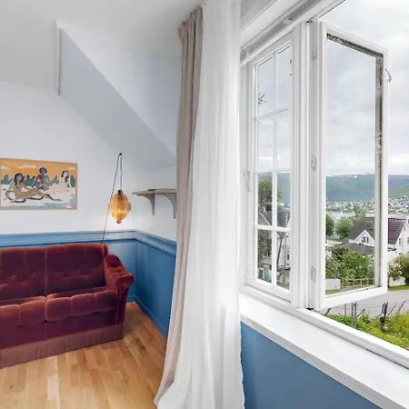 Arctic Hilltop - Historic Swiss-style Tromsø